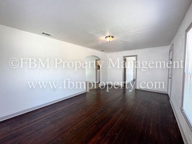Photo - 607 W Linden St