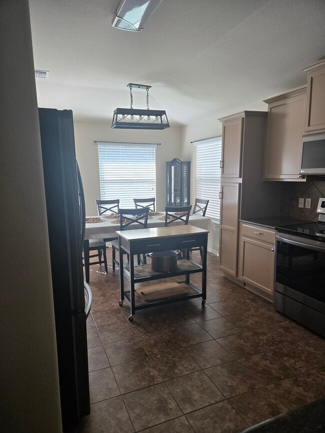 Photo - 320 Ammonite Ln