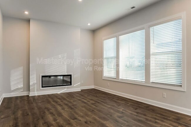 Photo - 360 Murray Grey Ln