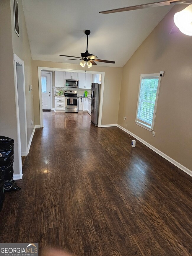 Photo - 686 Center Hill Ave NW