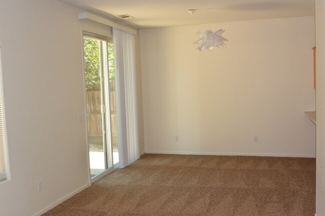 Photo - 3 Bedroom 2 Bathroom Home in SW Visalia! Close to Shopping and Restaurants!