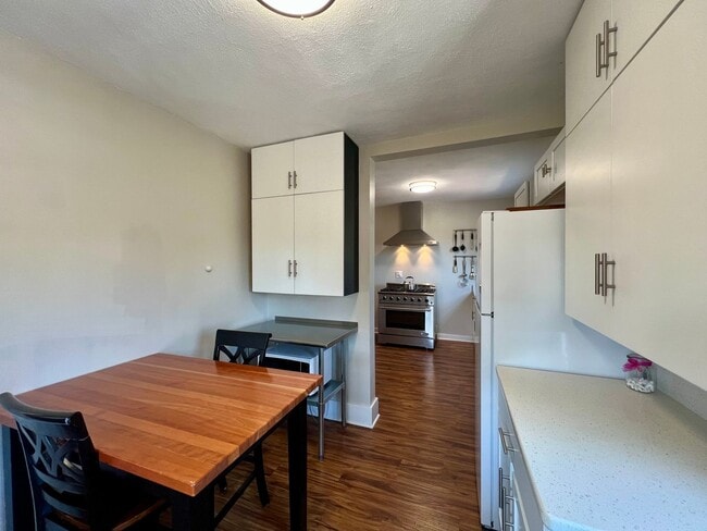 Photo - Beautifully Renovated & Fully Furnished Home in Peoria Heights!