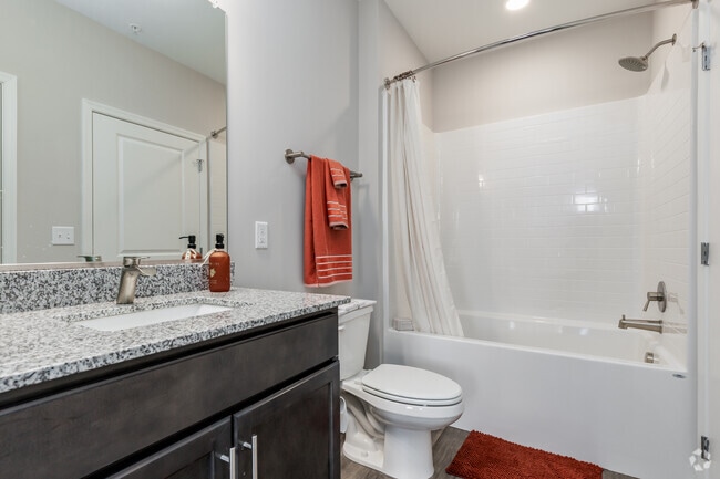 1BR, 1BA - 690SF - Bathroom