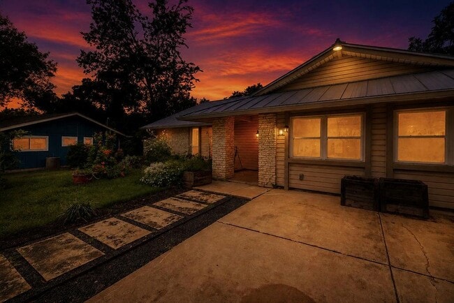 Building Photo - 5202 Greenheart Dr