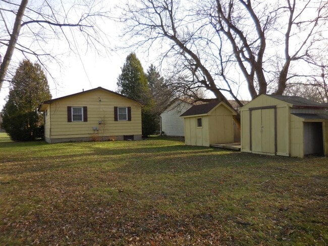 Photo - 275 Parkway