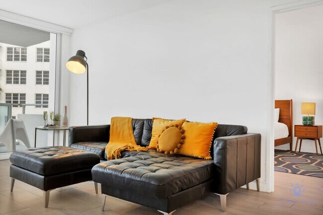 Building Photo - 5151 Collins Ave Rental