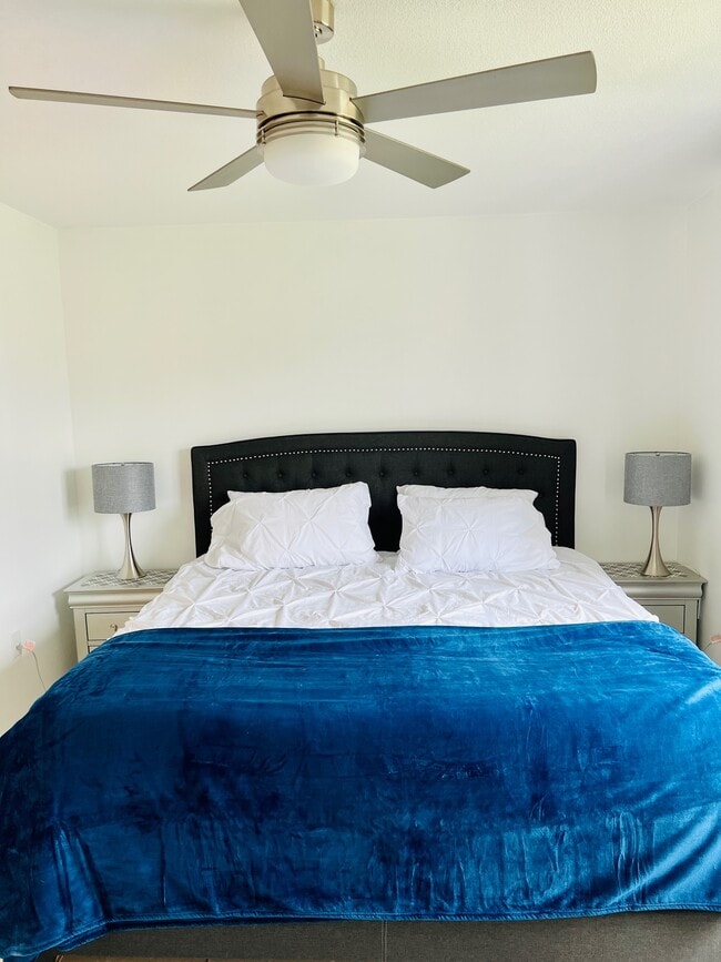 Master Bedroom - 4158 Tamiami Trl