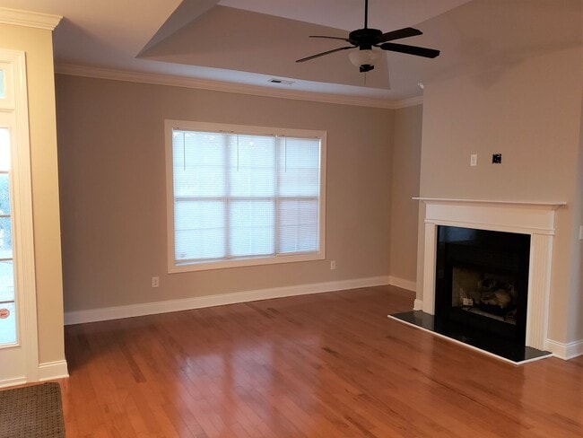 Photo - ~ COMPASS POINTE ~