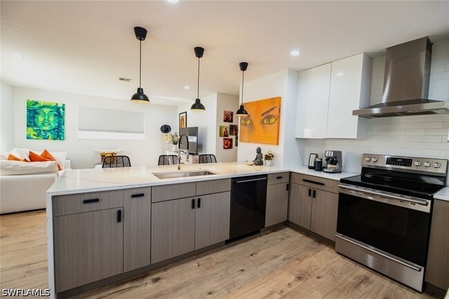 Photo - 811 94th Ave N