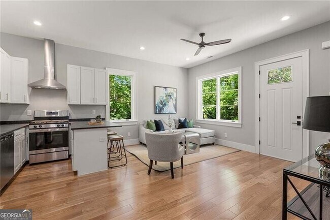 Photo - 98 Johnson Ferry Rd Unit CARRIAGE HOU