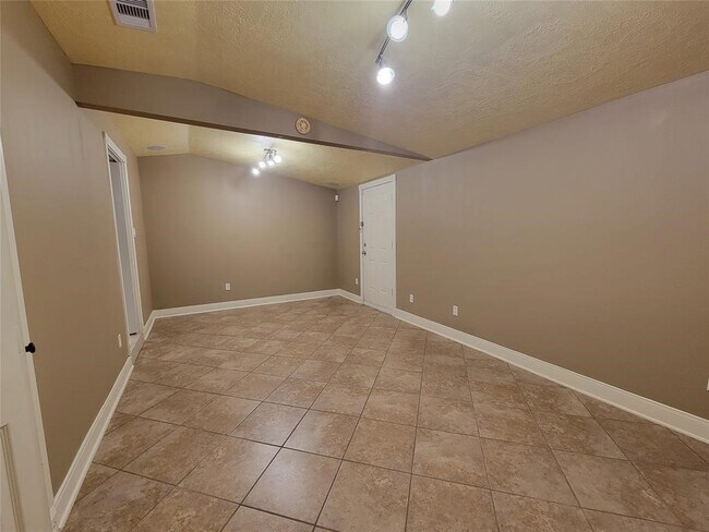 Photo - 2419 Stonecrest Dr