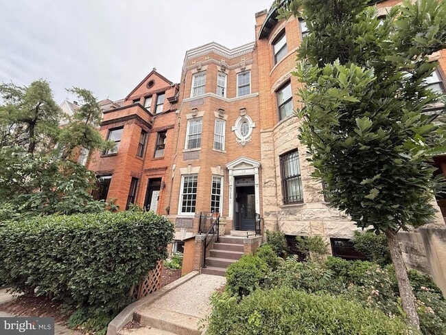 Building Photo - 1724 21st St NW