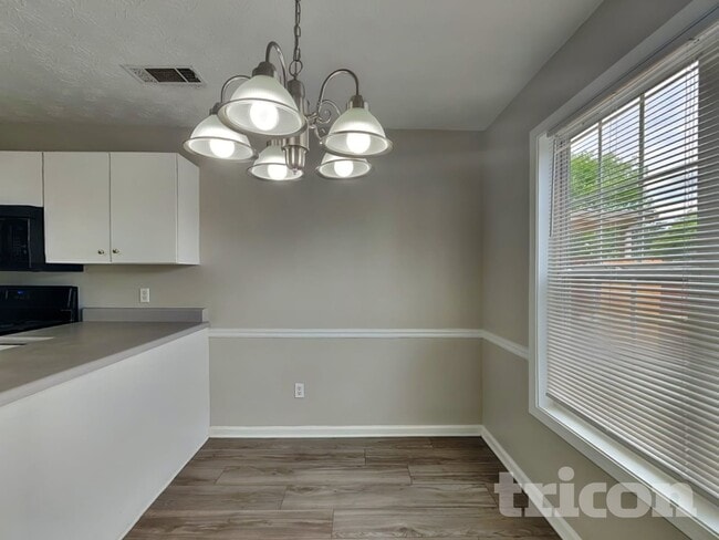 Photo - 62 Kirkhill Dr