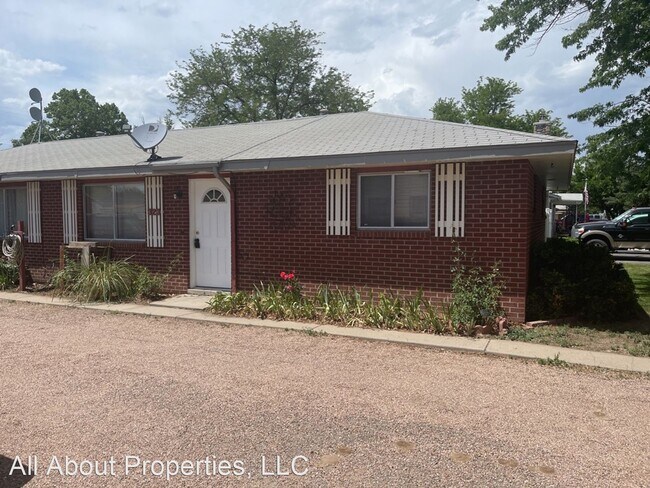 2 br, 1 bath House - 323 5th Street - 2 br, 1 bath House - 323 5th Street