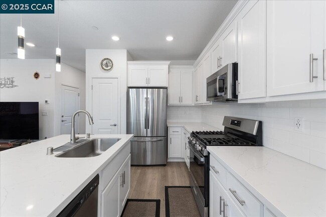 Photo - 300 Hideaway Ln