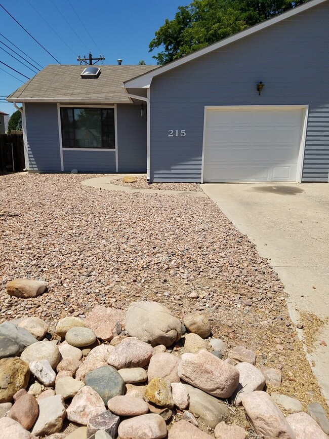 Building Photo - 2 bedroom 1 bath