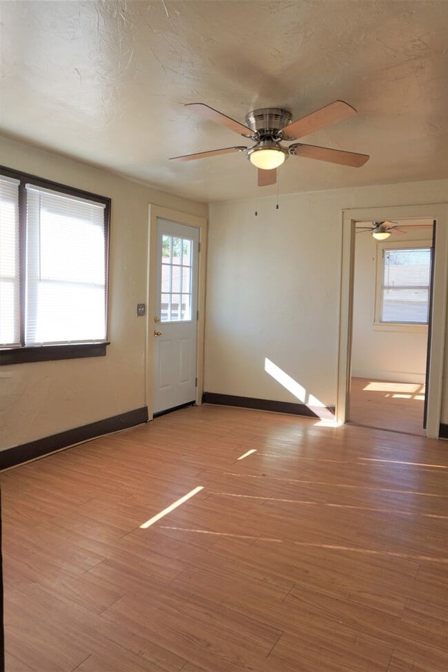 Photo - 523 SW 26 Unit 523 SW 26th St - Garage Up