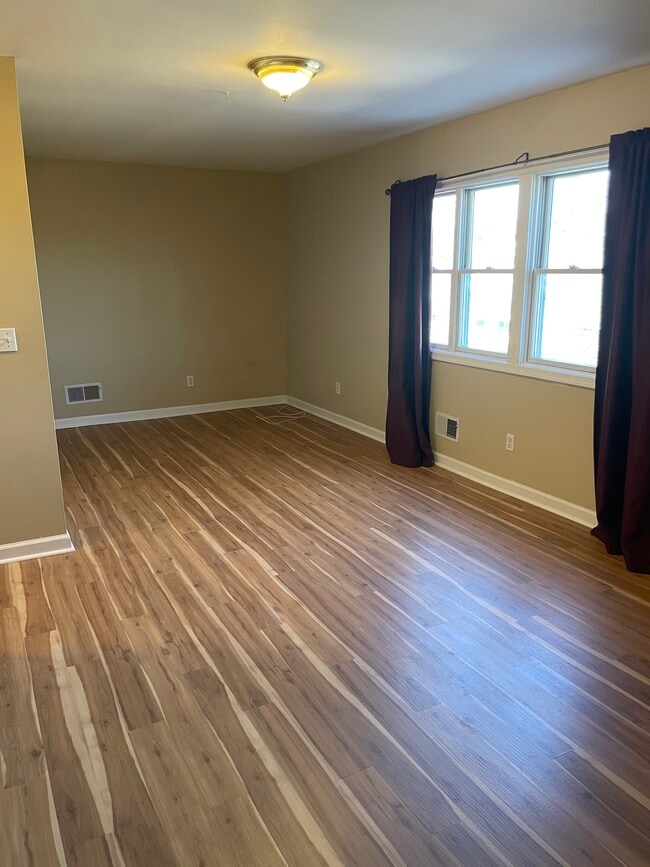 Living Room - 638 Fellows Ave Unit 638 Fellows Ave