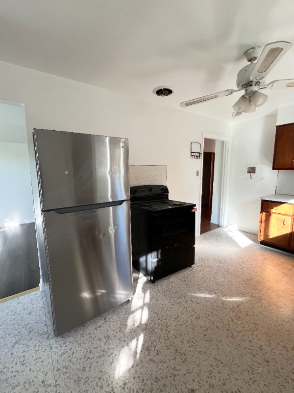 Photo - 88 Pinewood Ave Unit 2