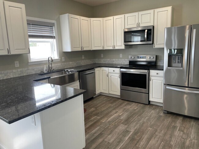 Photo - 2856 Rd H NE
