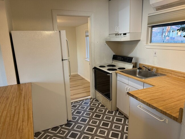 Photo - Lower Paradise One Bedroom Home Available Now