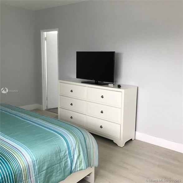 Building Photo - 3801 S Ocean Dr Unit 10V