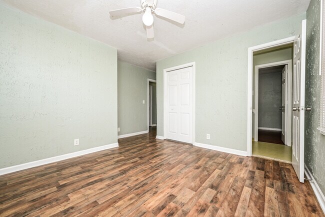 Photo - Fantastic 4bd/3ba home! Let yourself in!
