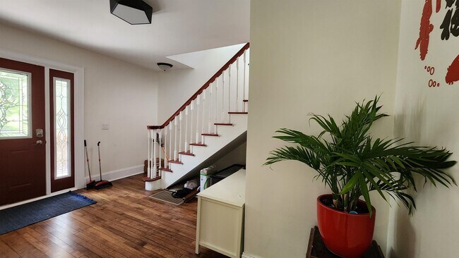 Photo - 513 S Brooks St