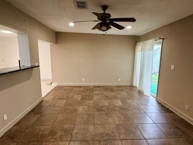 Photo - 180 SW 32nd Terrace