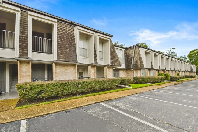 Photo - 12633 Memorial Dr Unit 177