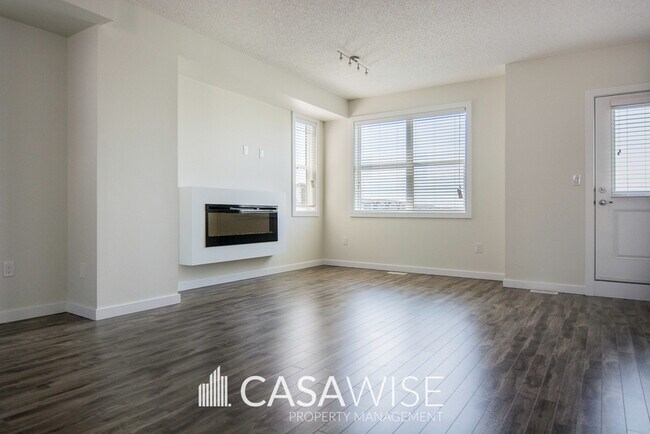 Photo - 655-655 Watt Blvd SW