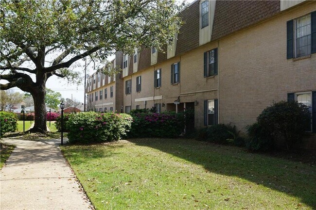 2720 Whitney Pl Unit 504