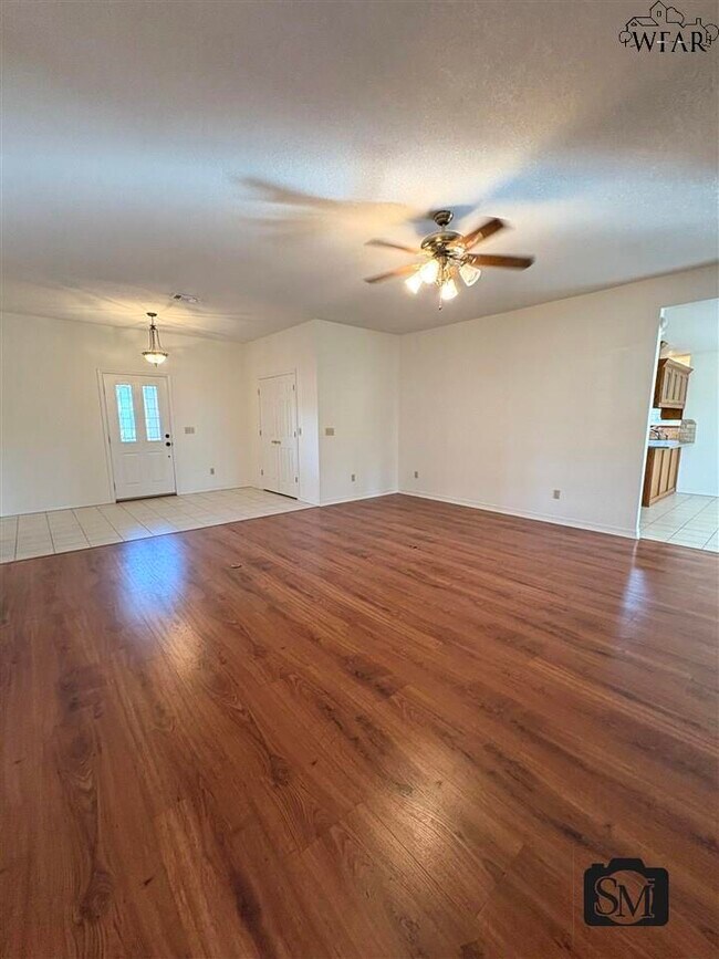 Photo - 1431 Cherokee Cir