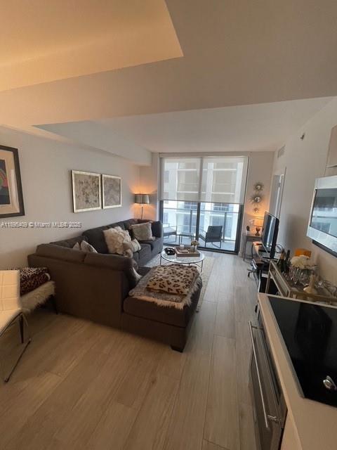 Photo - 55 SW 9th St Unidad 3209