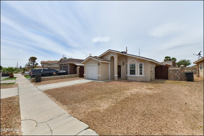 Photo - 683 Teichelkamp Dr