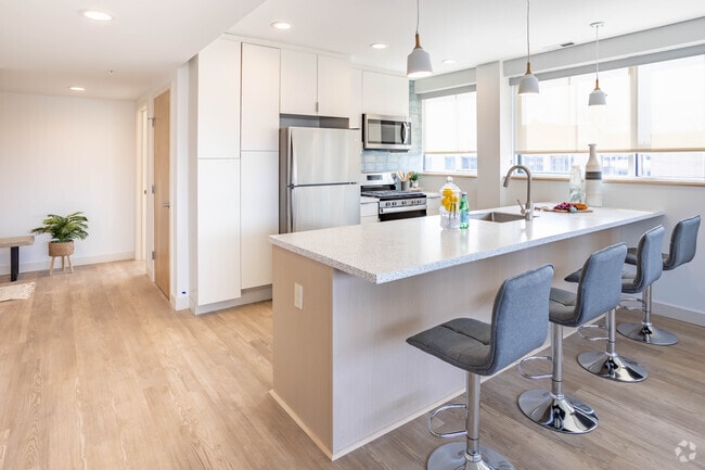 2BR, 2BA - Kitchen