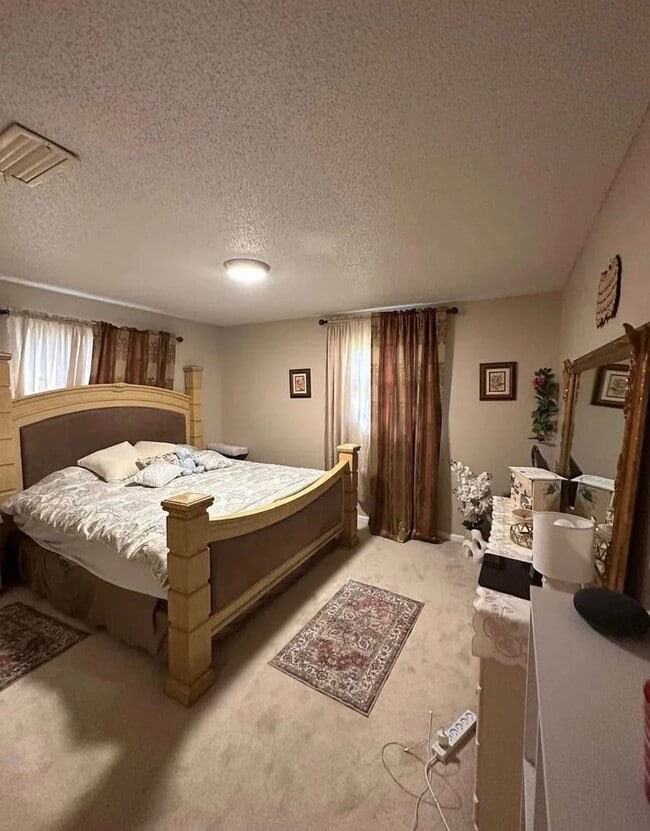 Photo - 257 S Fairbairn Dr