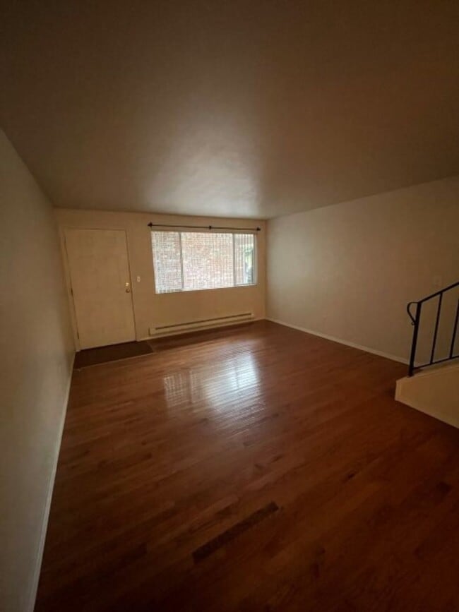 Photo - 2Bd/1.5Ba Lynnwood Townhouse