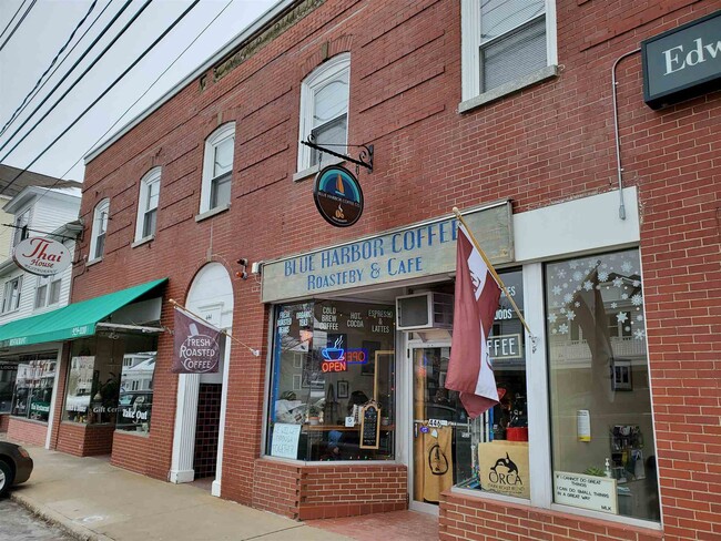 Building Photo - 444 Lafayette Rd Unit 4