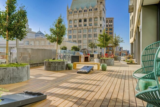 Photo - 17th and Broadway