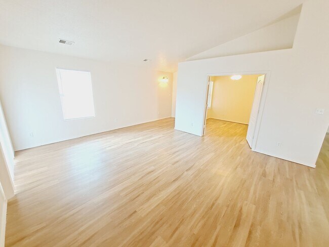 Photo - 3 bed 2 bath home in Huning Ranch