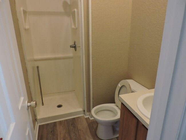 Photo - 620 SW Highland Ave