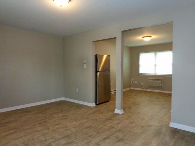 Photo - Coronet4630 Unit #A