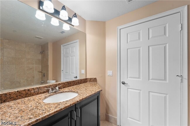Building Photo - 13141 Bella Casa Cir Unit 3177