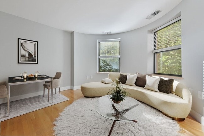 Photo - 87 Gainsborough St Unidad 203