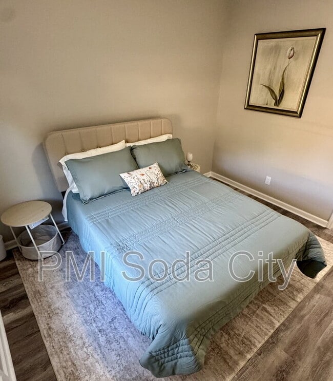 Photo - 3615 Truman St