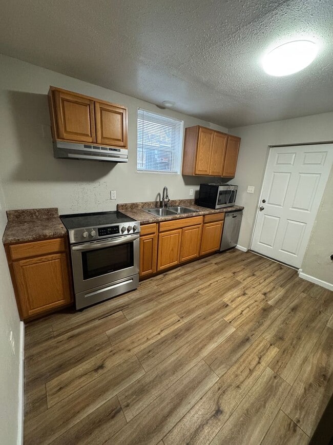 Photo - 2 bed & 1 bath, fully updated in Oxford! Unidad 421 Mcpherson Street