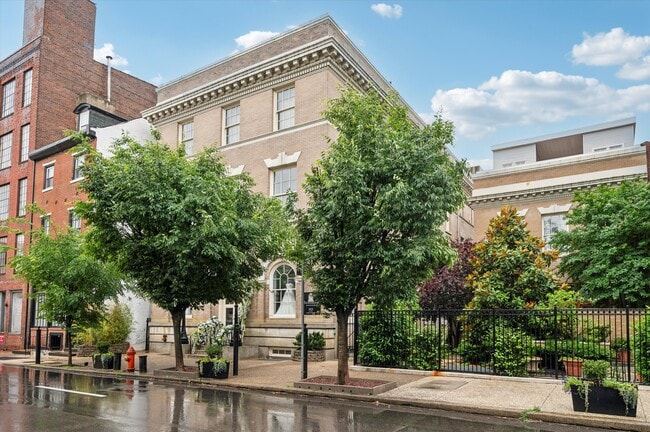 Photo - 323 Race St Townhome
