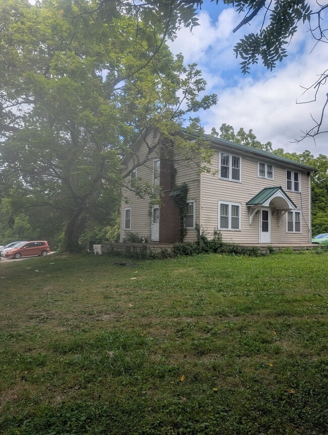 Building Photo - 4899 N Old State Road 37 Rental