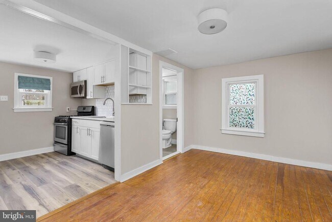 Photo - 22 Thompson St